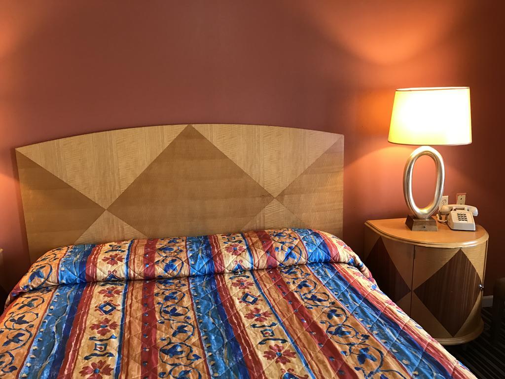 אג הארבור טאונשיפ Sunset Motel מראה חיצוני תמונה