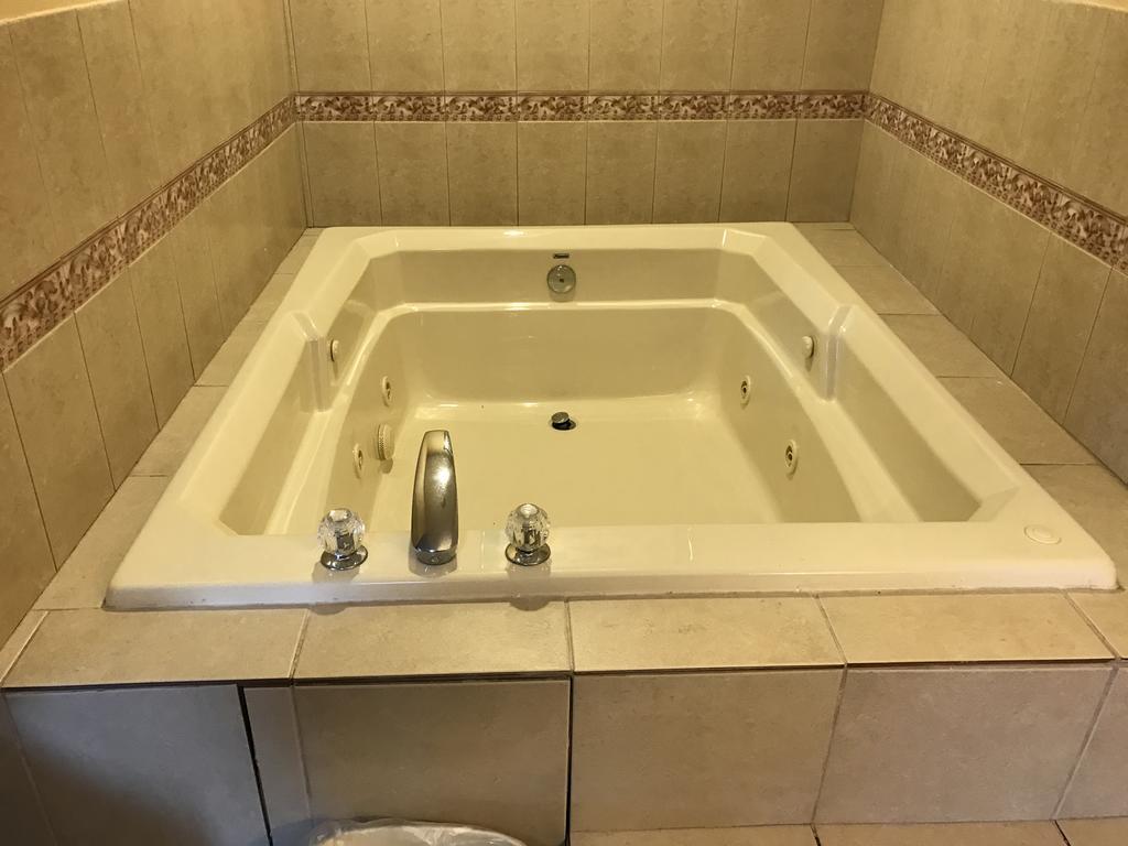 אג הארבור טאונשיפ Sunset Motel מראה חיצוני תמונה